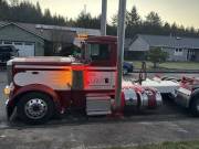2021 Peterbilt 389 Day Cab Truck