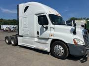 2015 Freightliner Cascadia Semi-Tractor